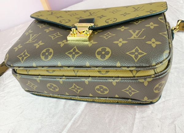 ルイヴィトンバッグ内部構造